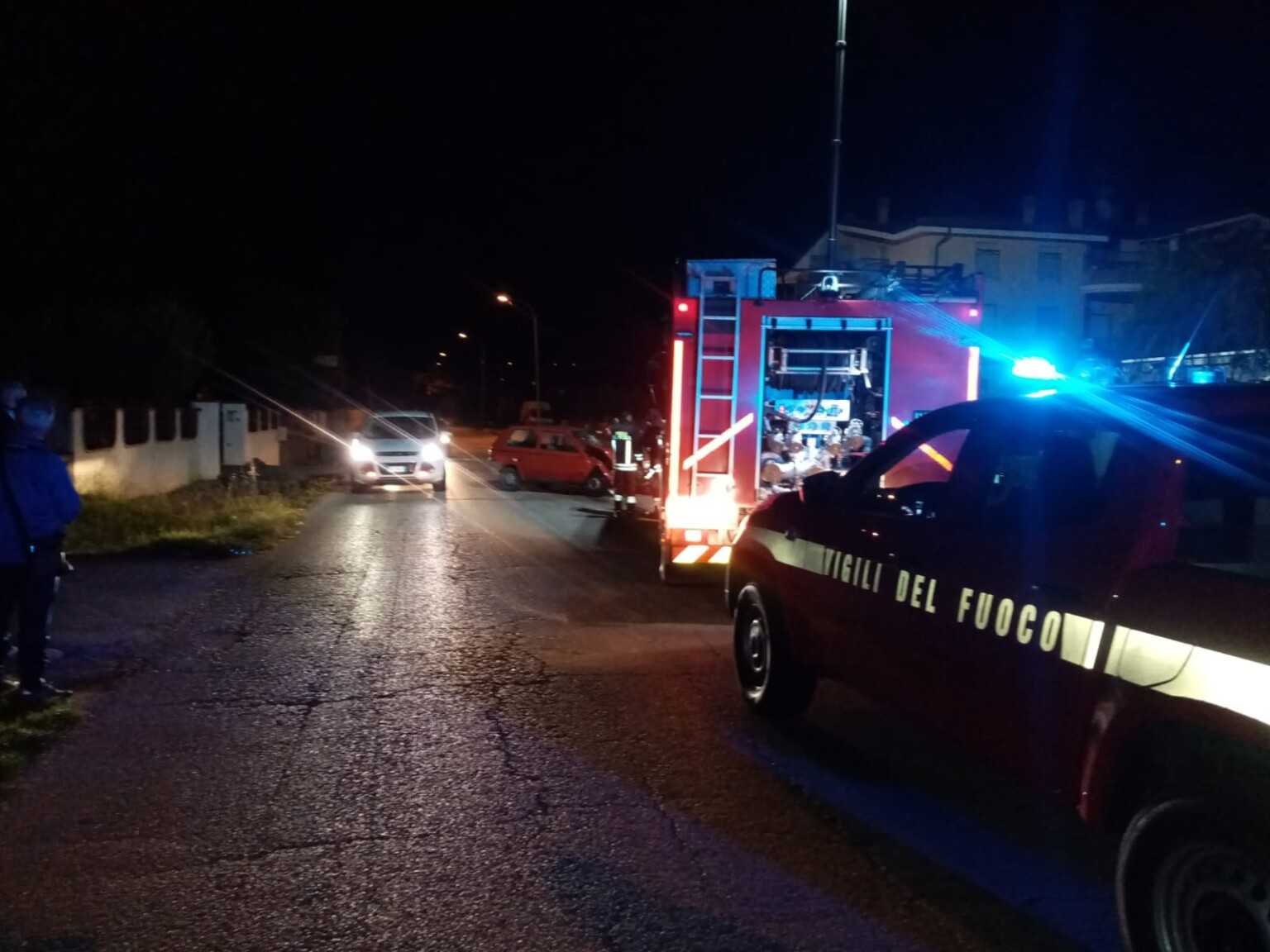 Sant’Omero, Incidente A Garrufo: Auto Finisce Contro Un Palo Della Luce ...