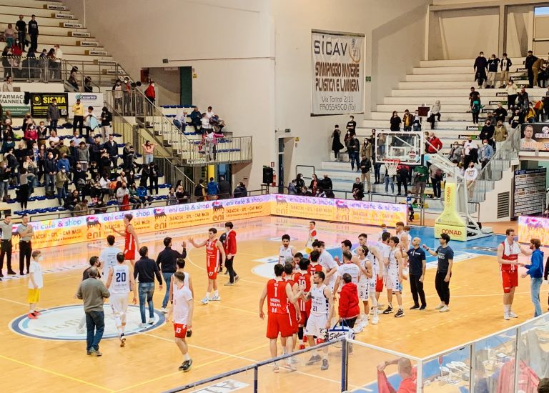 Basket B, la Lioficlhem maltratta la Rennova con un pesantissimo 86-55. Salvemini: “Pessimo approccio, dispiace tanto”